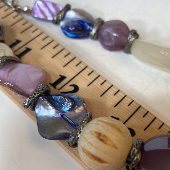 18" Purple Beaded and Shell Necklace - Picture 13 of 15